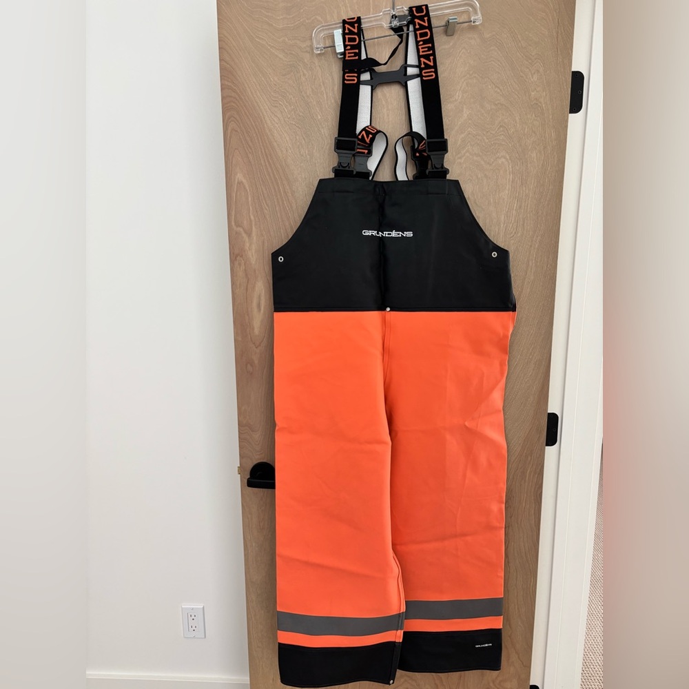 Grundéns commercial fishing bibs